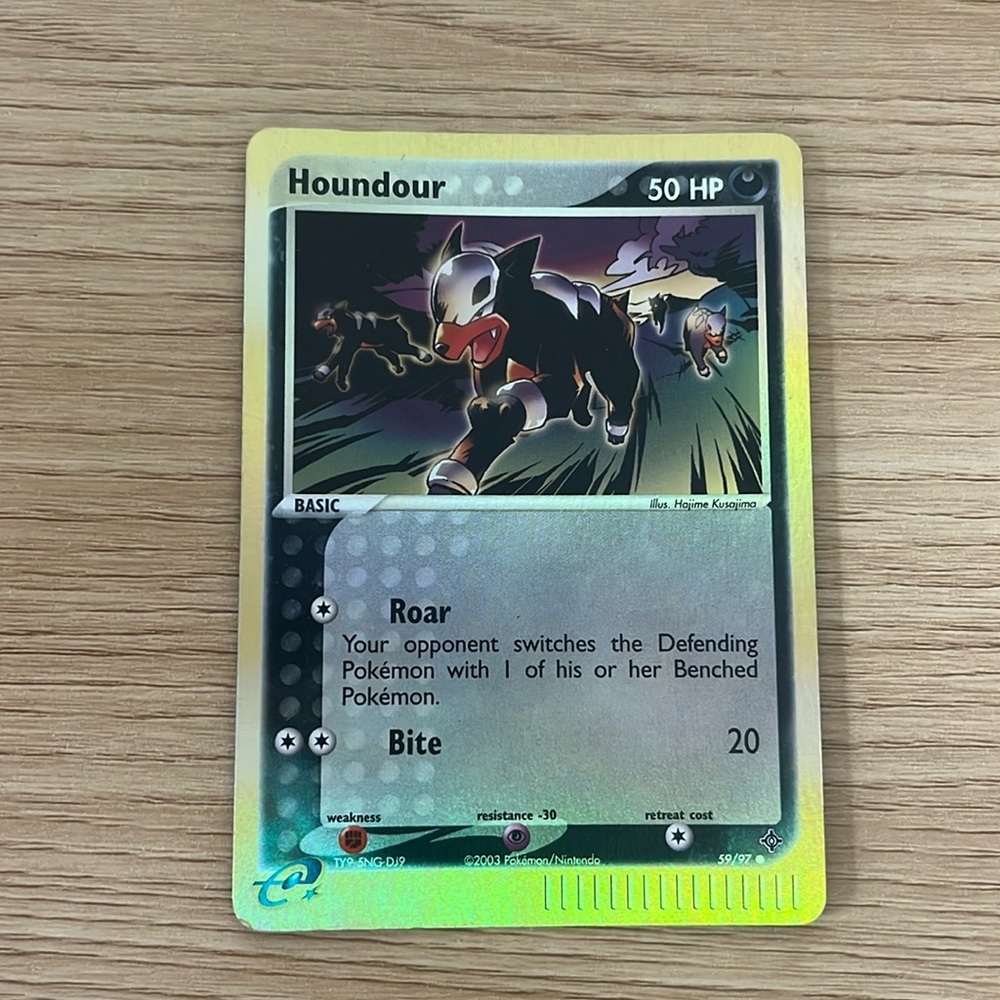 Houndour 2003 holographic Pokémon card